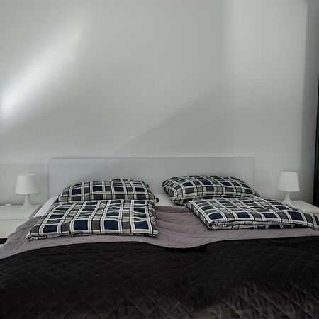 Apartament Przy Parku Z Duzym Tarasem ,Prywatny Parking Apartamento Świnoujście Exterior foto